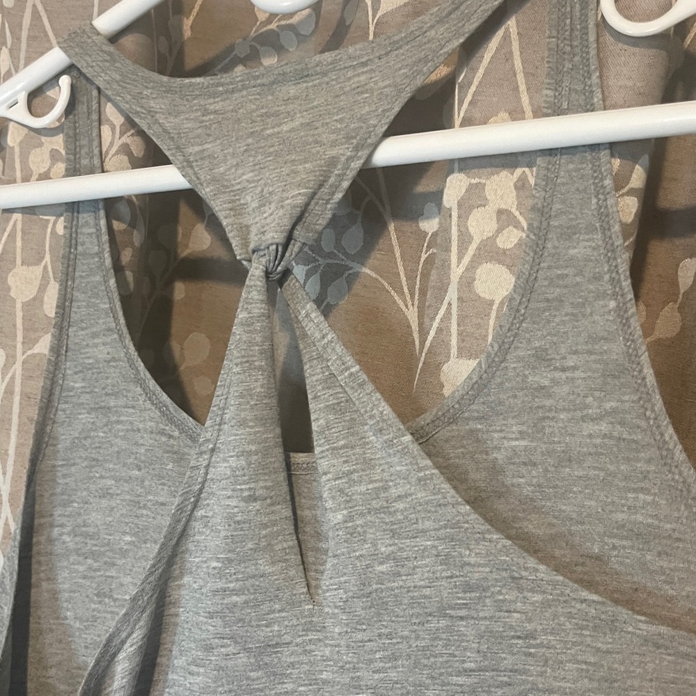 Volcom Tank - Picture 3 of 5